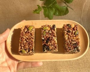Hình : Bánh tráng gạo lứt nguyên hạt